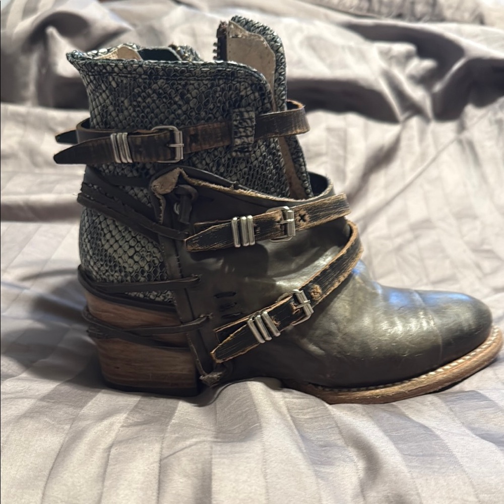 Freebird Crue Olive Croco